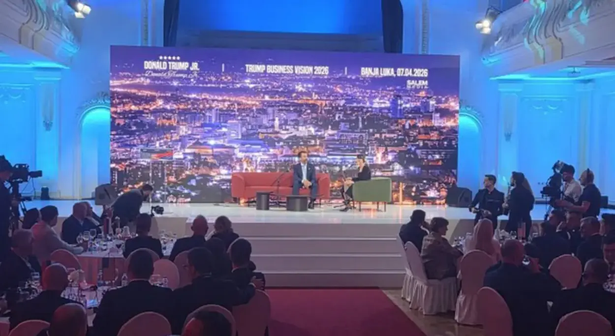 Počela panel diskusija u Banskom dvoru, obraća se Tramp Mlađi